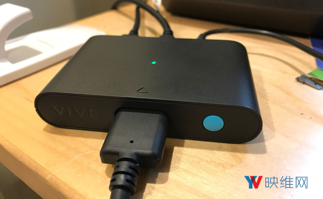 三合一线缆，HTC重新设计了Vive串流盒