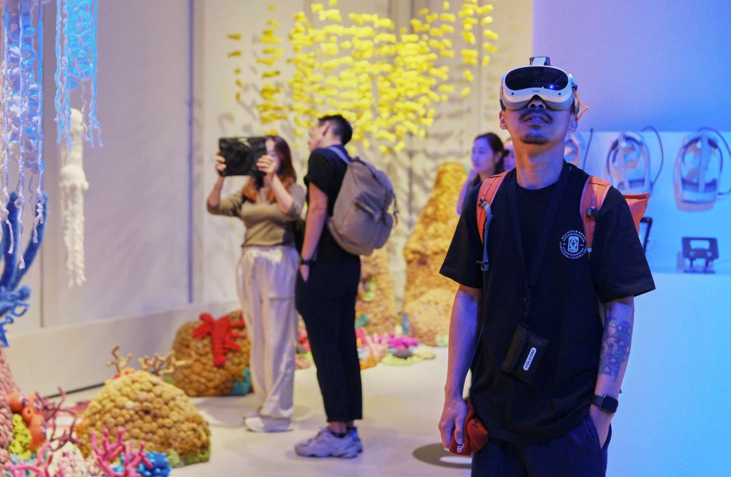香港 LBE XR艺术展Symphilia XR基于PICO头显展示钩针编织艺术
