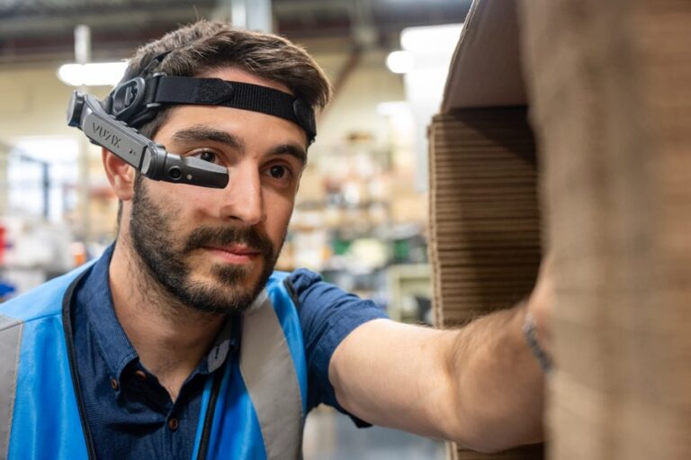 最新资讯Vuzix推出用于仓库运营的Vuzix LX1智能眼镜