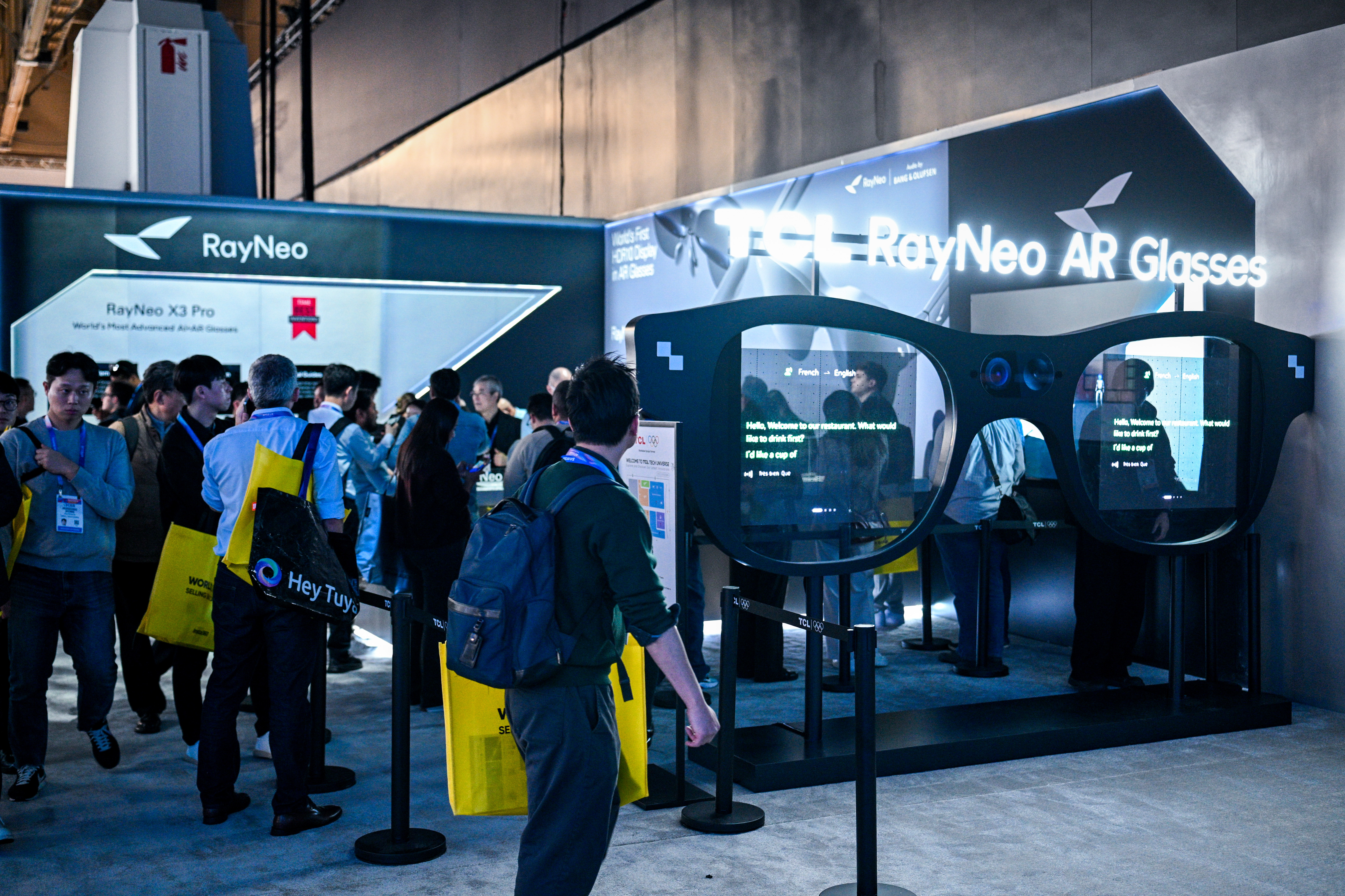 CES2026【CES2026】雷鸟创新发布全球首款eSIM AR眼镜