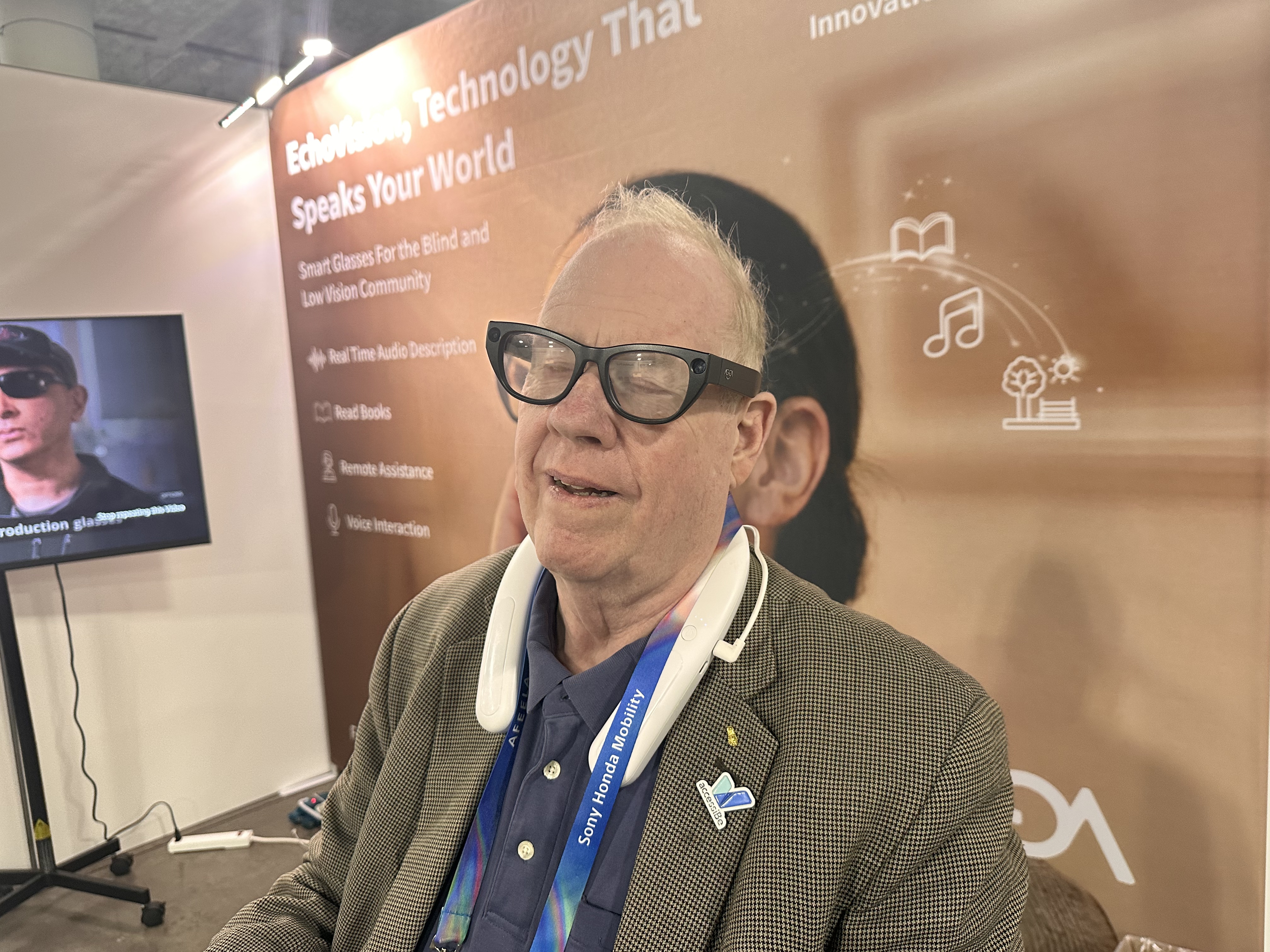 CES2026【CES2026】硅谷华人创企AGIGA展示盲人用AI眼镜