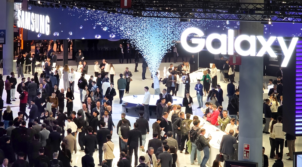 AI眼镜三星披露AI眼镜细节：配备内置摄像头，需与手机、手表搭配使用