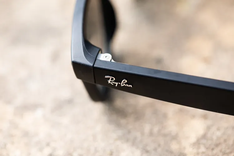 热点资讯Meta 准备发布两款 Ray-Ban AI 智能眼镜