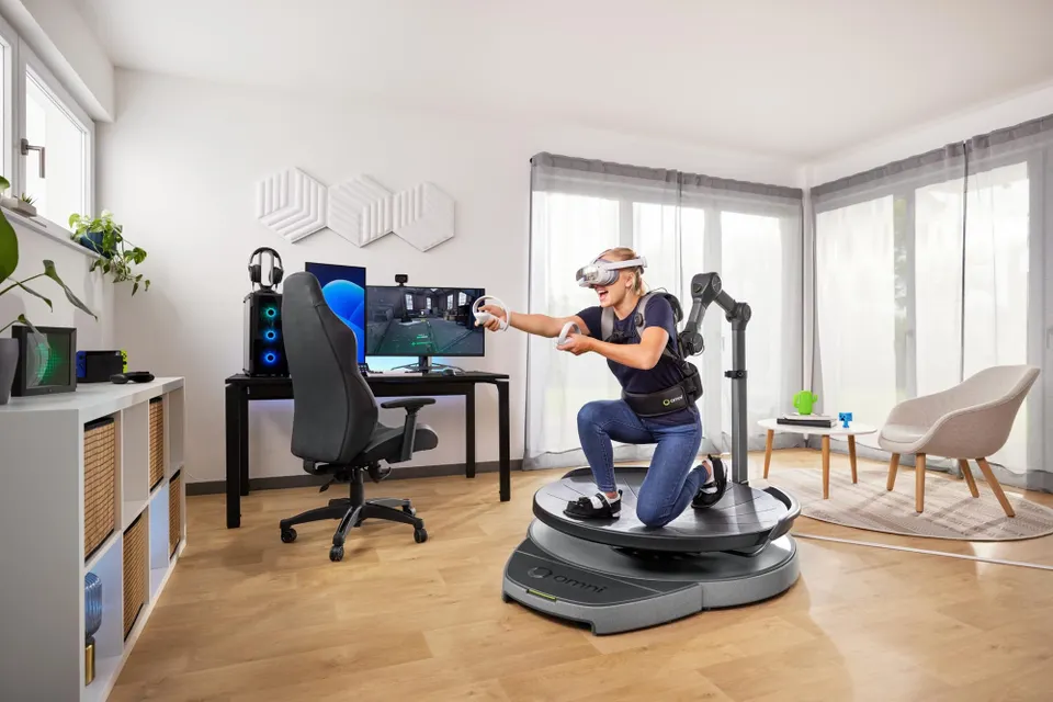 最新资讯限时直降750美元，Omni One VR跑步机开启官方促销活动