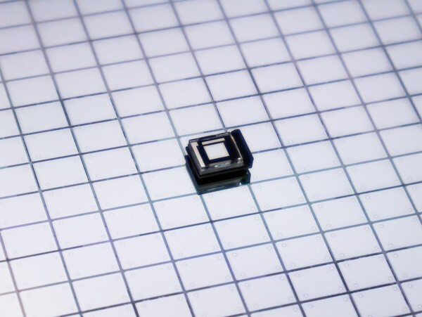 最新资讯Raontech签下海外AR眼镜用LCoS微显示订单，合同金额达300万美元