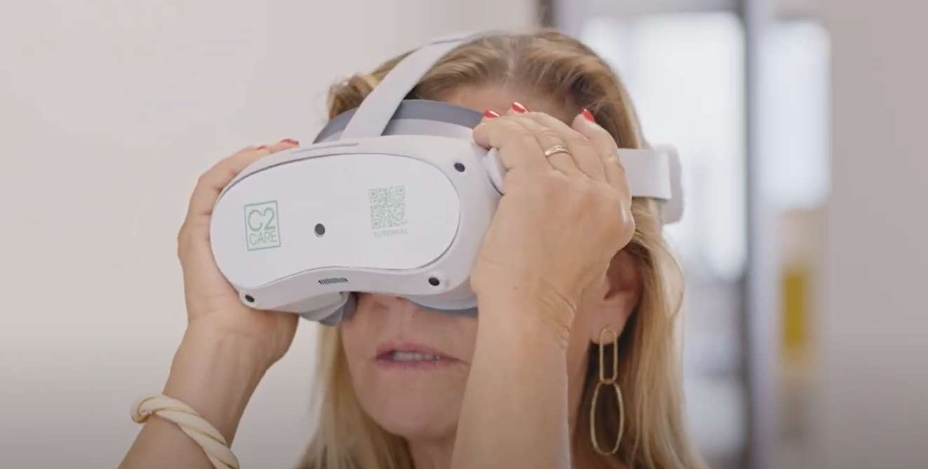 C2Care推出PICO VR心理治疗方案：AI虚拟伴侣Camille实现80％临床有效率
