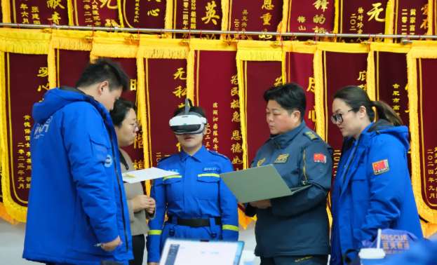 合肥蓝天救援队用PICO头显开展VR心理剧公益培训