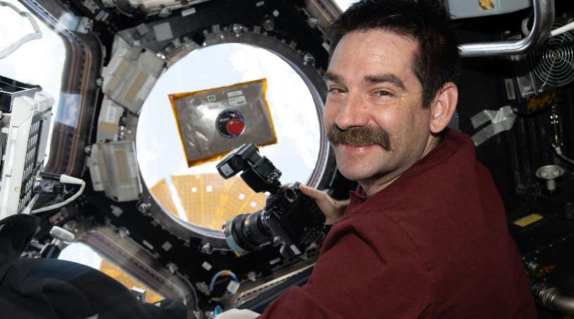 NASA：空间站引入AR+AI技术辅助宇航员健康检查