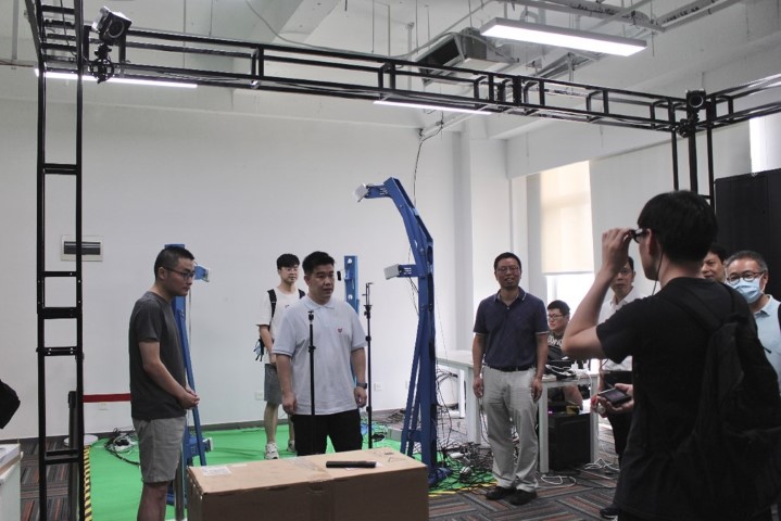 华东师范大学通信与电子工程学院师生莅临影创大厦参观学习