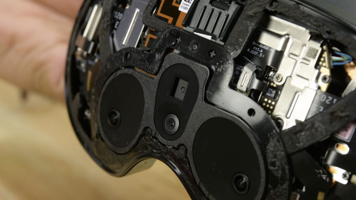 iFixit Quest Pro拆机：可修复性几乎为零