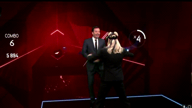 大秀光剑技能，惊奇队长挑战VR游戏《Beat Saber》