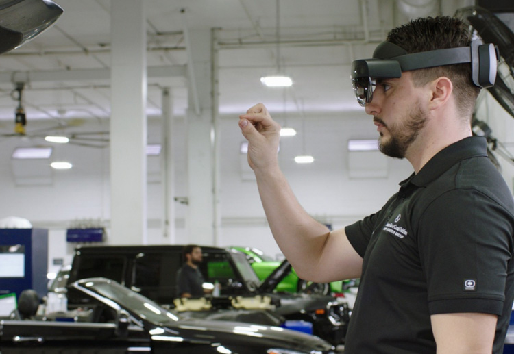 奔驰加拿大全面部署HoloLens 2 + Dynamics 365混合现实，重新定义汽修和技工培训