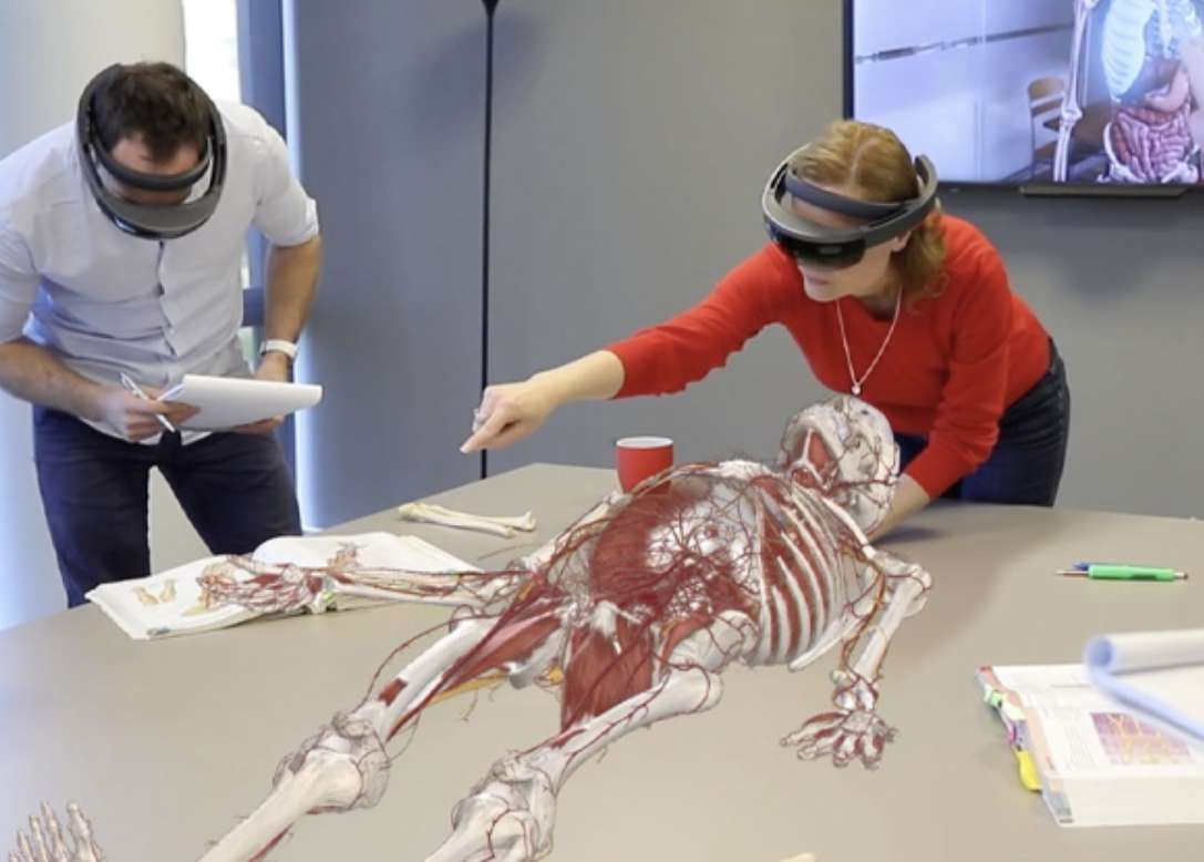 GigXR为新加坡杨潞龄医学院带来HoloLens 2医疗胃肠道模块