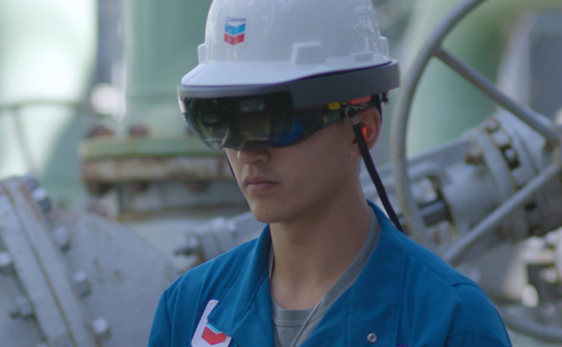 油气公司雪佛龙用HoloLens 2 +Dynamics 365进行海上远程维护支持