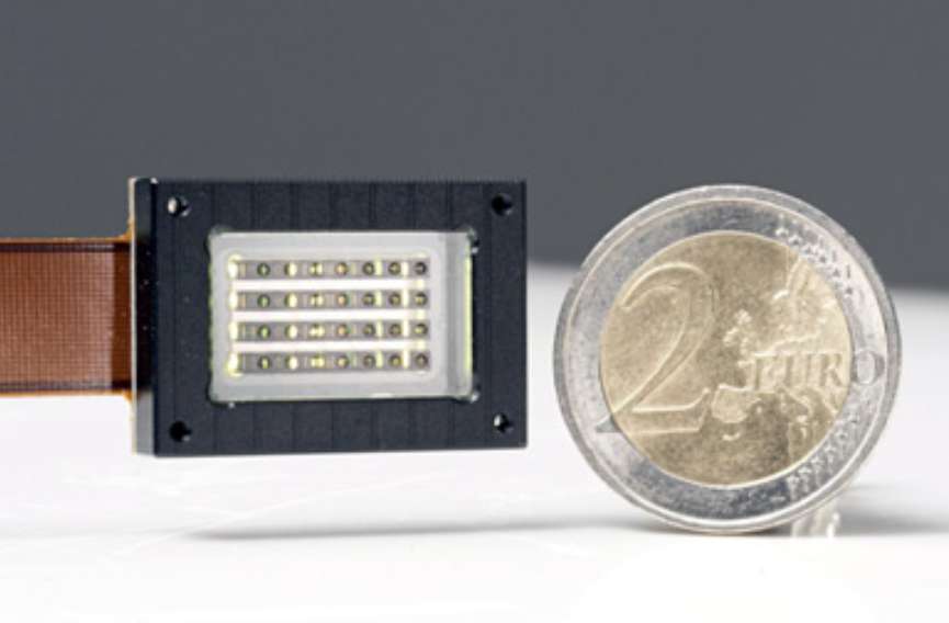 德国在AR显示器CMOS Micro-OLED实现45％透明度