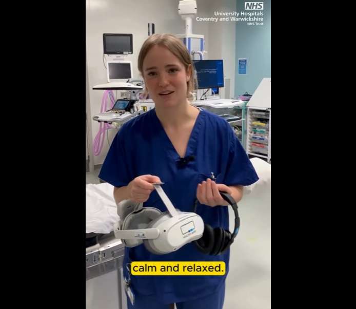 英国医院用PICO头显为介入放射患者实施沉浸式镇痛