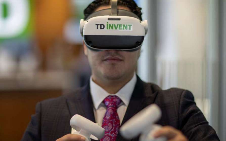 道明银行持续推动VR培训，模拟日常客户互动