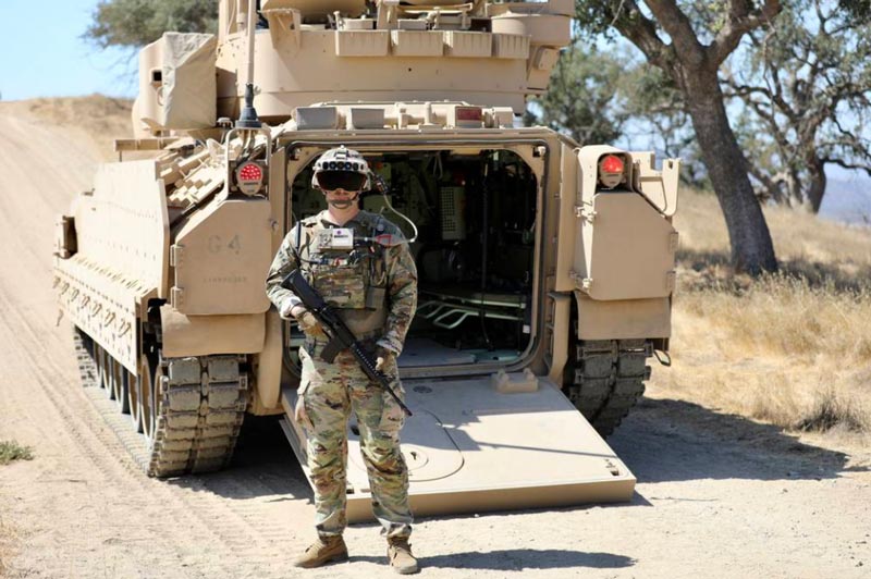 美国陆军开始测试“M2战车+IVAS”实战效果，用AR武装步兵战车