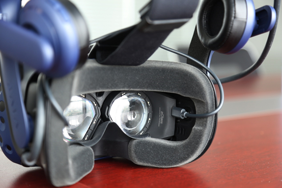 新品首发|七鑫易维推出多个版本aGlass DK Ⅱ，适配HTC Vive Pro