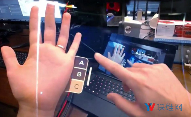 终极智能手机？Leap Motion用AR展示虚拟可穿戴形态
