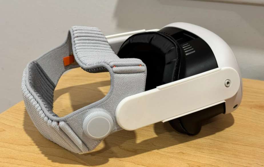 99美元值不值：Meta Quest 3改装苹果Vision Pro头带，躺平刷剧无压力