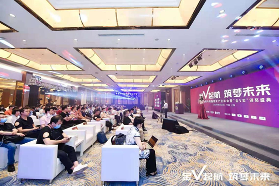 小派创始人被授予VR/AR年度杰出贡献人物奖