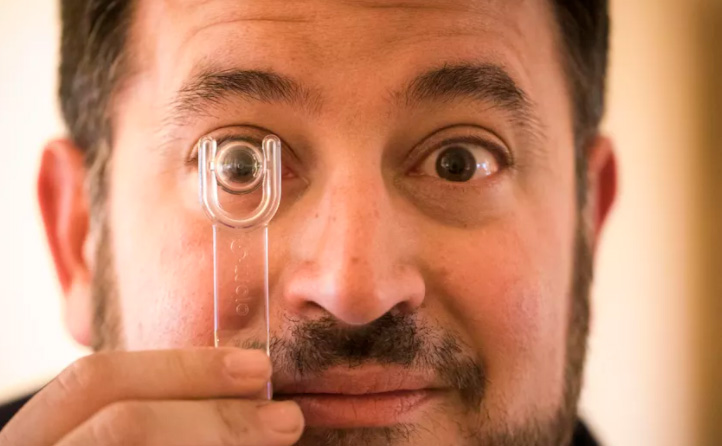 Mojo Vision介绍可嵌入隐形眼镜的微显示器原型Mojo Lens