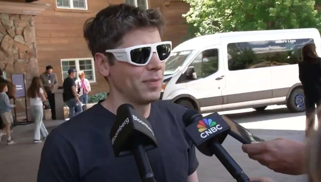 The Information：OpenAI在研智能眼镜，或在2028年量产