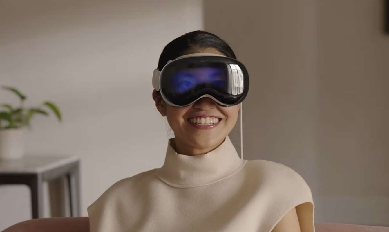 为降成本，Apple Vision低价版可能用OLED而非Micro OLED