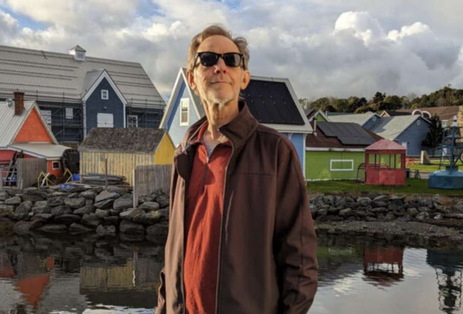 传Meta 4月将为Ray-Ban Meta智能眼镜提供AI多模态功能更新