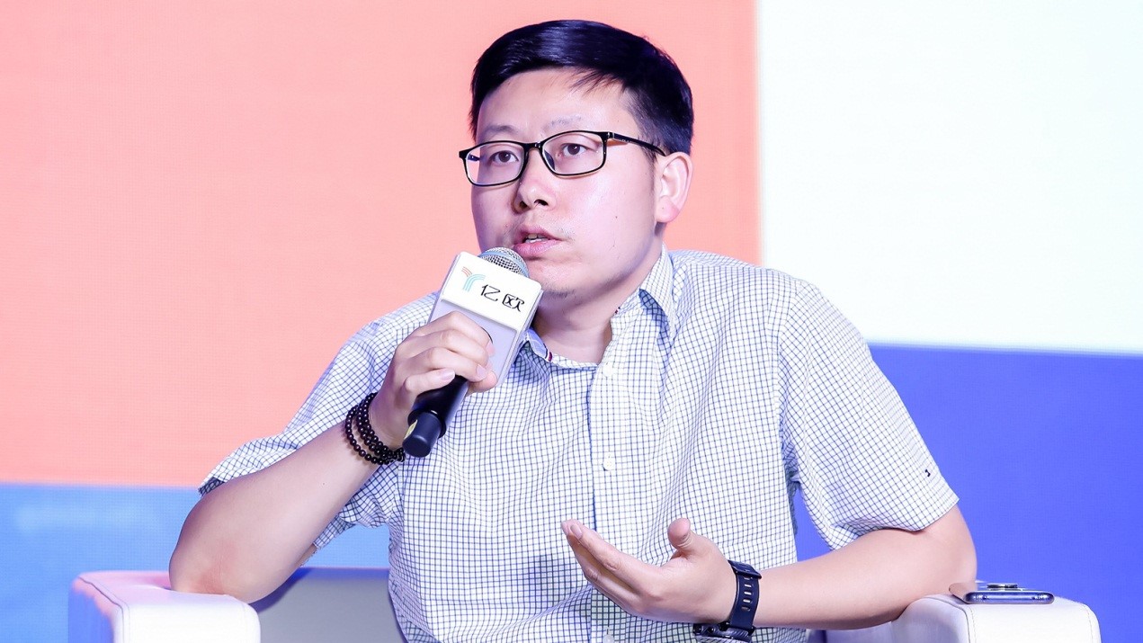 大朋VR创始人陈朝阳出席全球经济年会