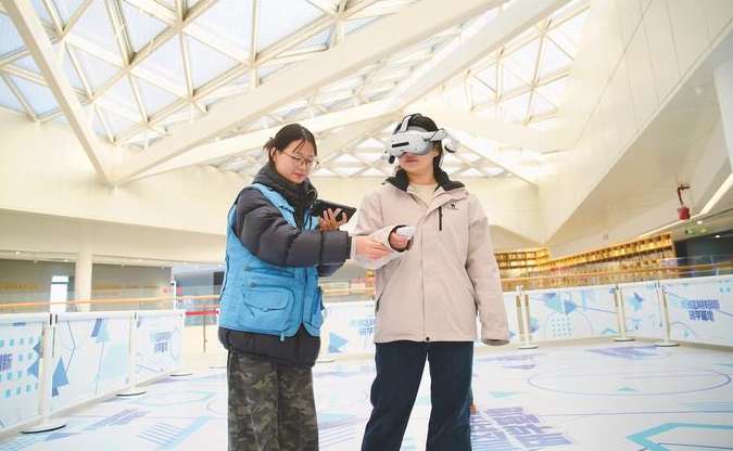 秀洲科创基地新推VR研学项目，青少年可穿戴PICO设备探索火星