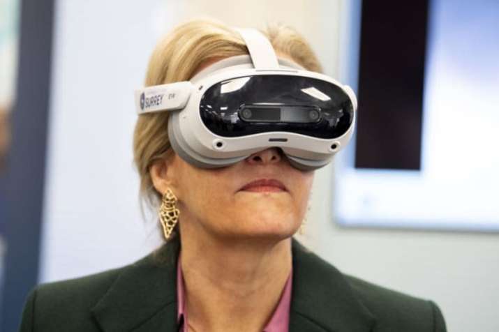 映维日报：Meta称对VR乐观并在持续开发新头显，英国王室亲试PICO MR头显体验VR手术