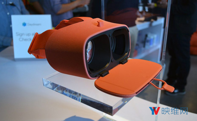 新谷歌VR如何？上手体验Daydream View + Pixel 2