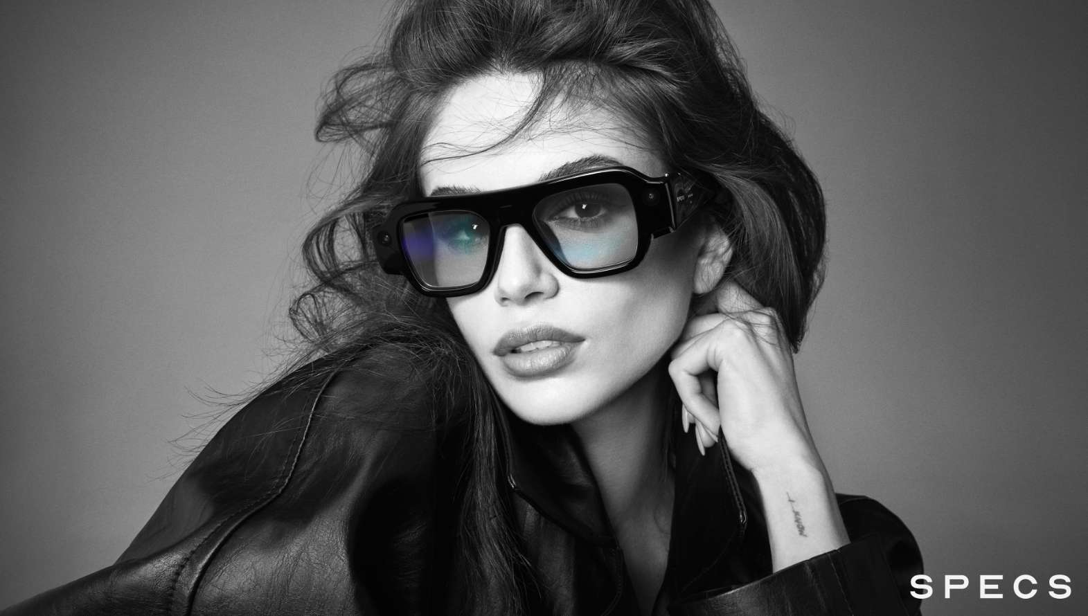 Snap正式发布AR眼镜SPECS，售价2195美元
