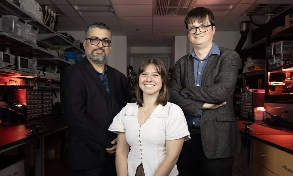 智能眼镜新应用：通过瞳孔变化捕捉心理健康线索