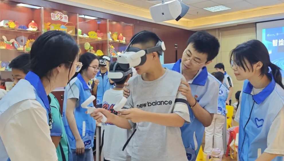 厦门翔安图书馆引入PICO头显，带小小科学探索家穿越三大奇境